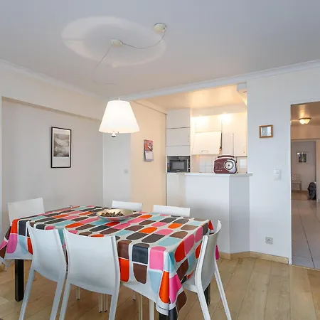 Spacious On 4th Floor Apartment *